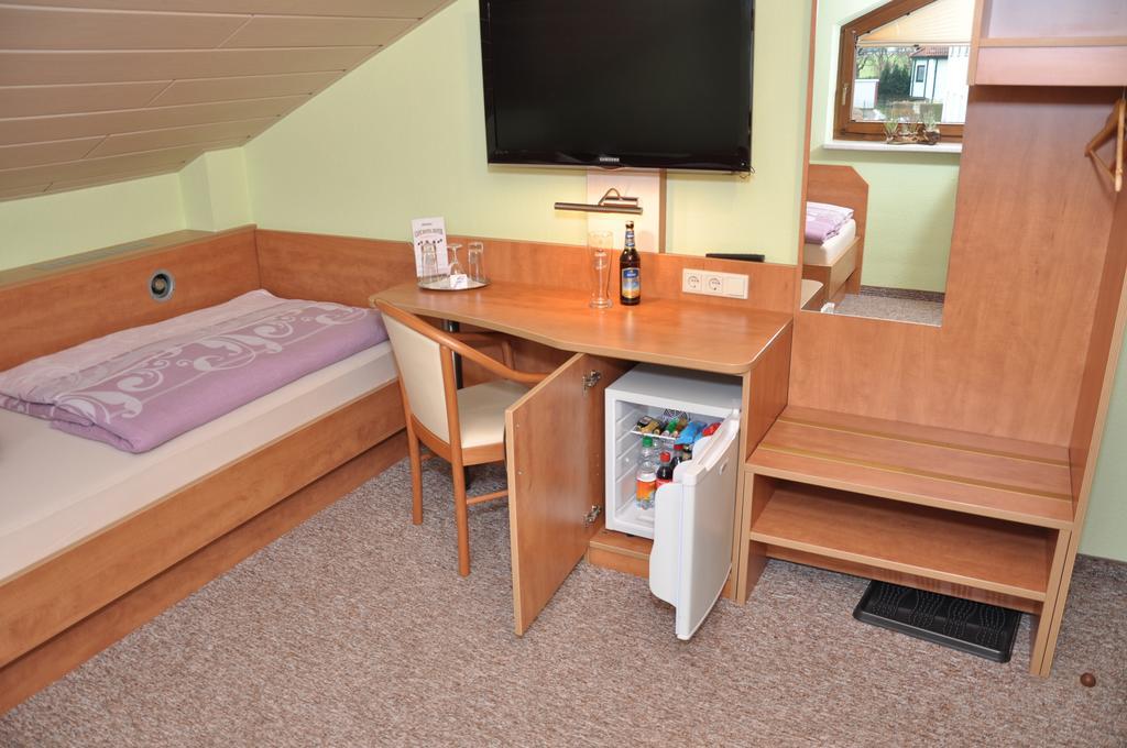 Cafe Hoyer Pension Und Appartements Rödigsdorf Екстериор снимка