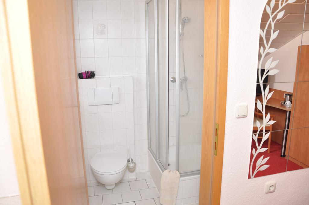 Cafe Hoyer Pension Und Appartements Rödigsdorf Екстериор снимка